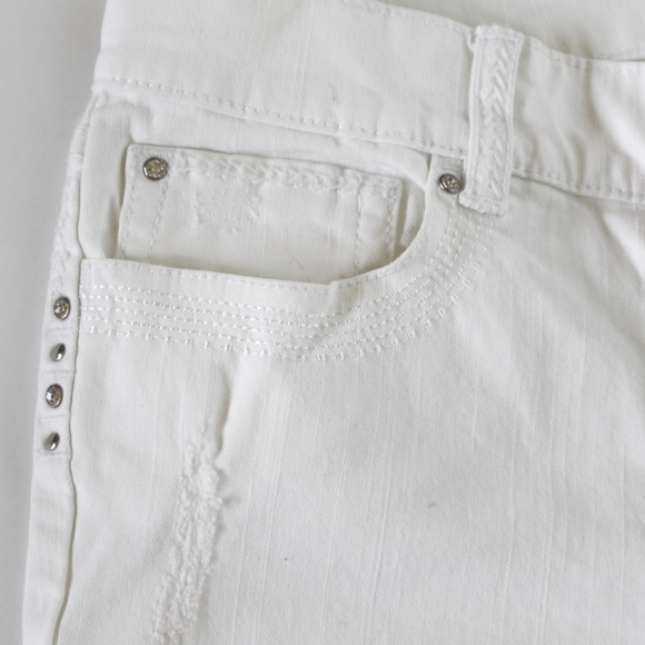 WHBM White Jean Capri - Picture 2 of 5